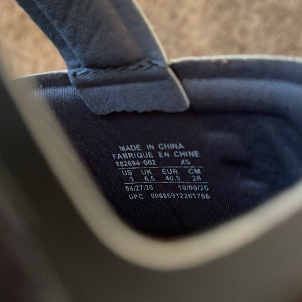 Nike Sandals - Picture 4 of 4